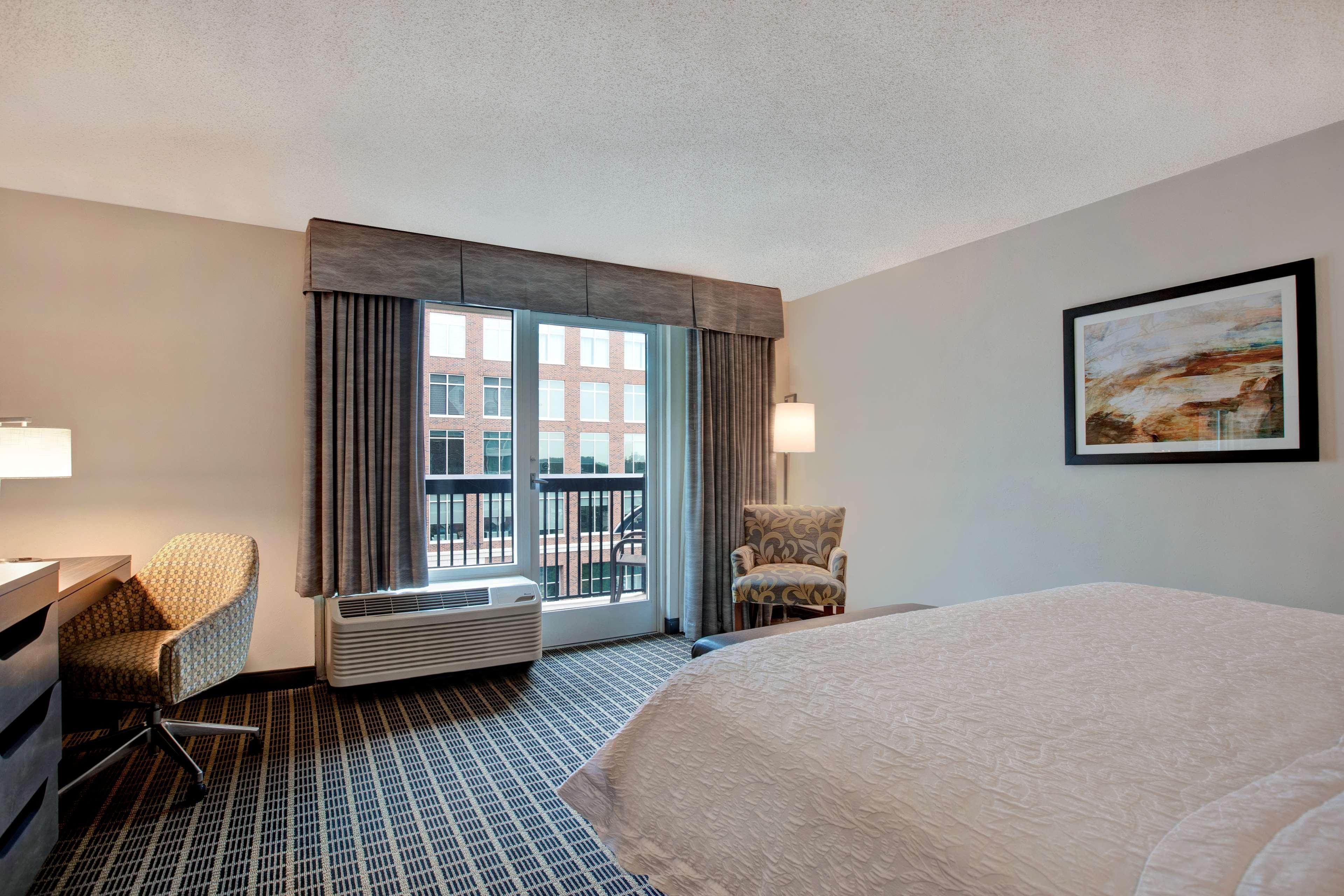 Hampton Inn & Suites Greenville-Downtown-Riverplace Экстерьер фото