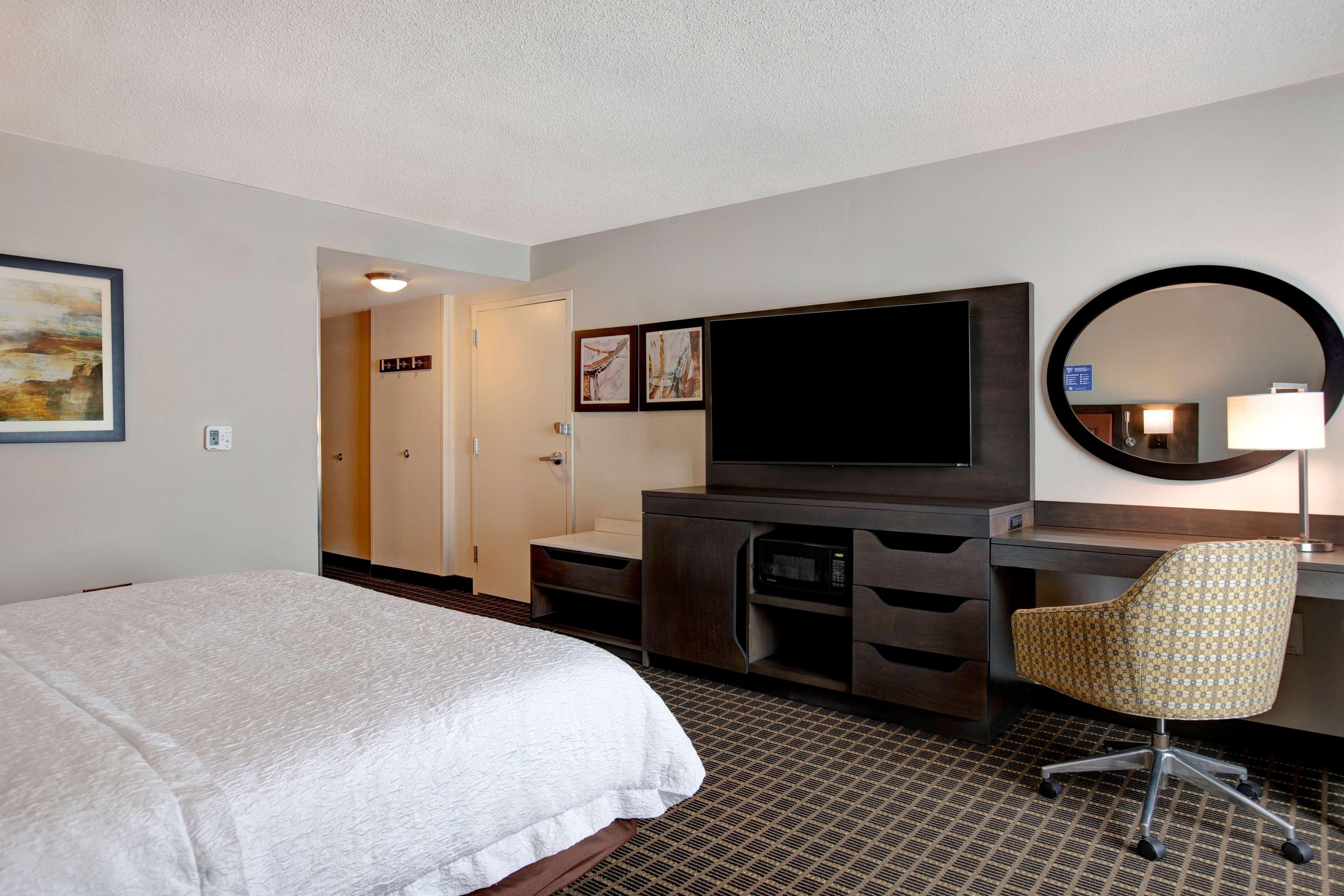 Hampton Inn & Suites Greenville-Downtown-Riverplace Экстерьер фото