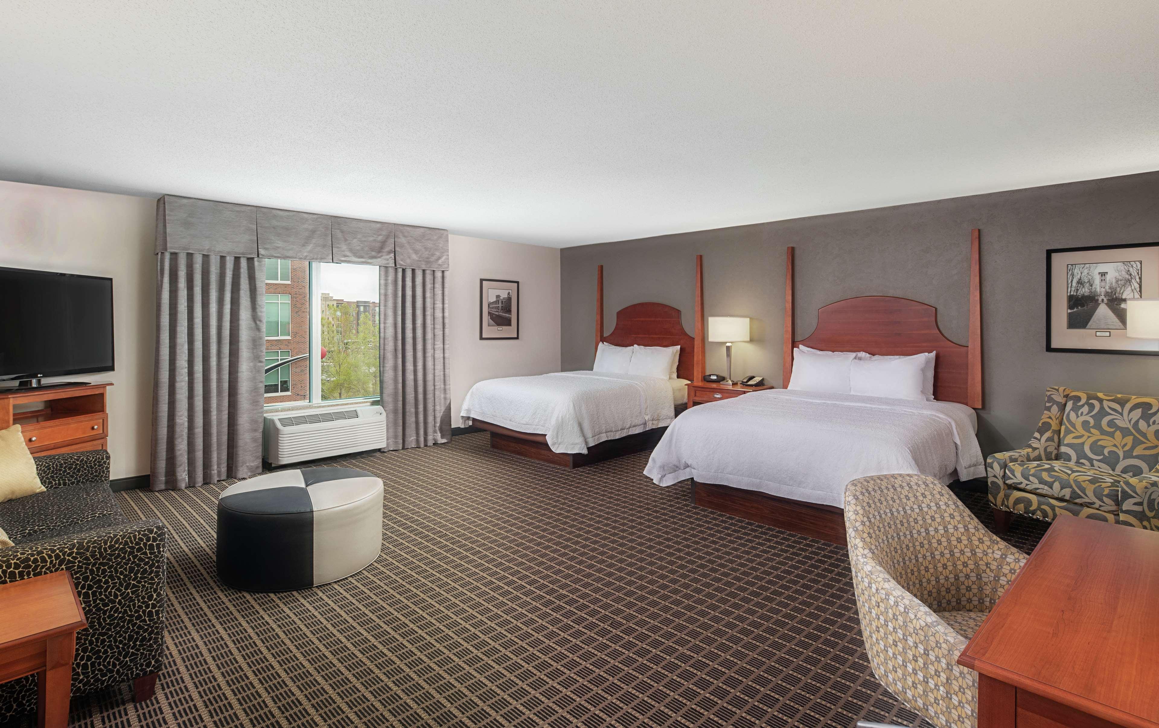 Hampton Inn & Suites Greenville-Downtown-Riverplace Экстерьер фото