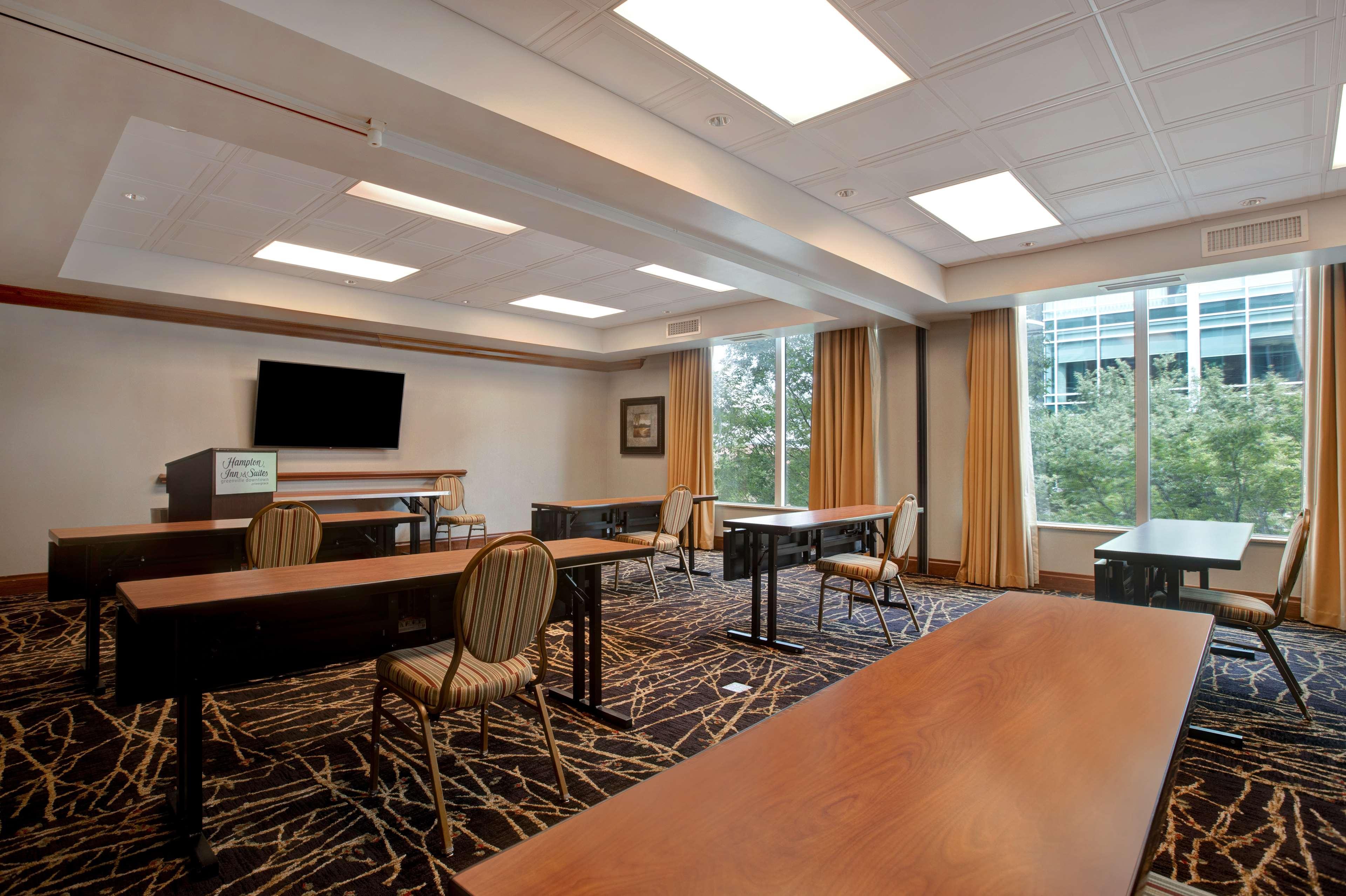 Hampton Inn & Suites Greenville-Downtown-Riverplace Экстерьер фото