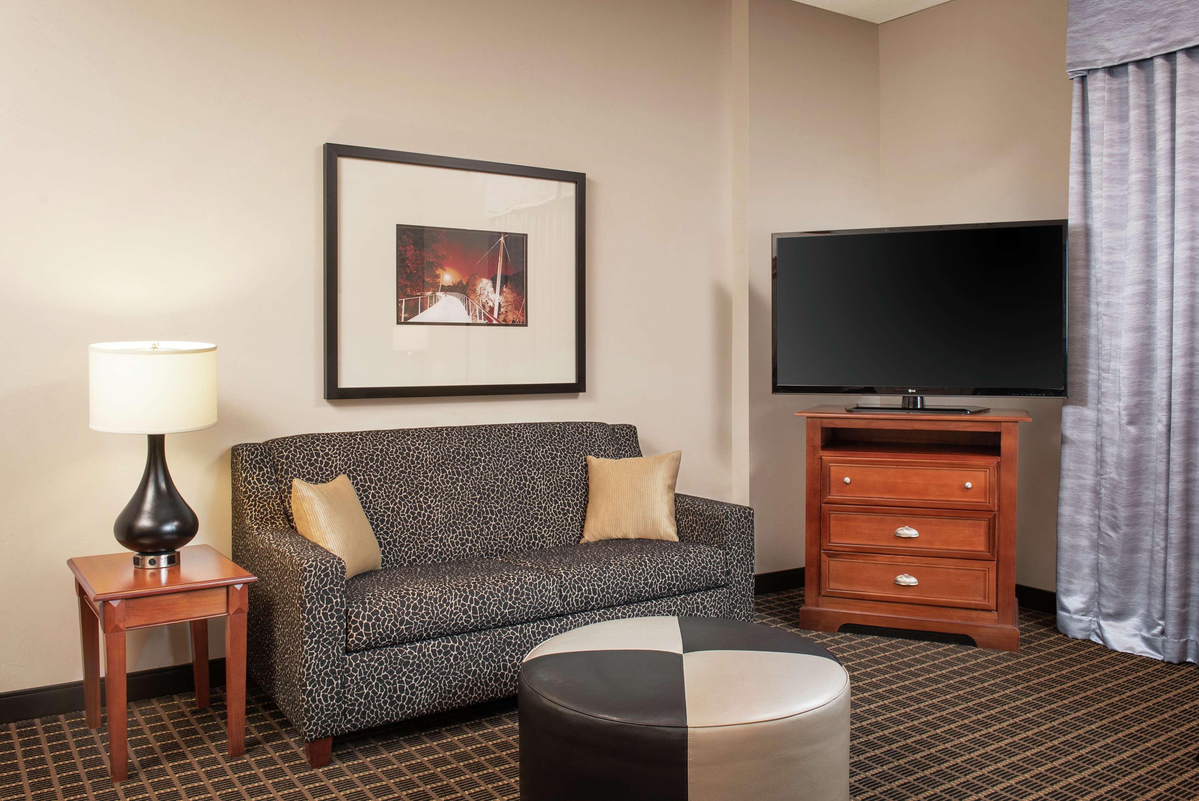 Hampton Inn & Suites Greenville-Downtown-Riverplace Экстерьер фото
