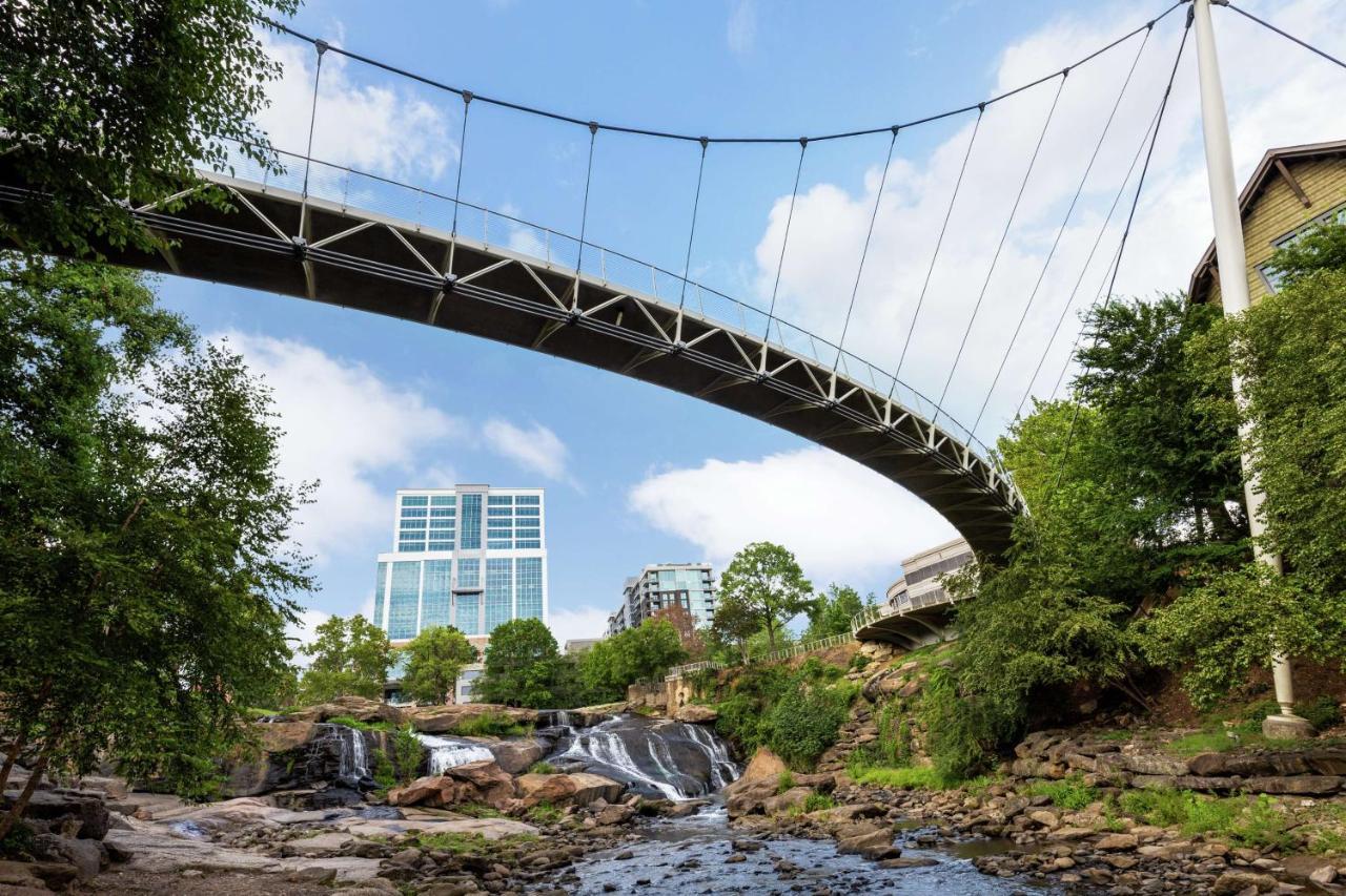 Hampton Inn & Suites Greenville-Downtown-Riverplace Экстерьер фото