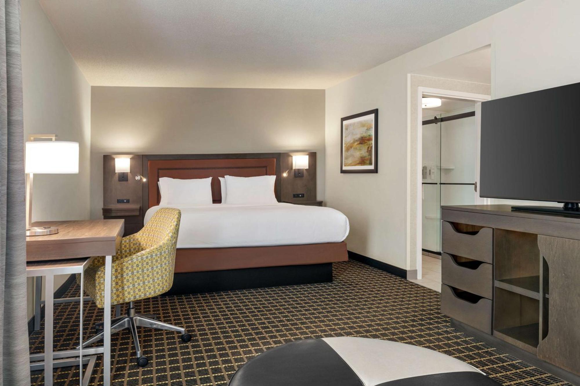Hampton Inn & Suites Greenville-Downtown-Riverplace Экстерьер фото