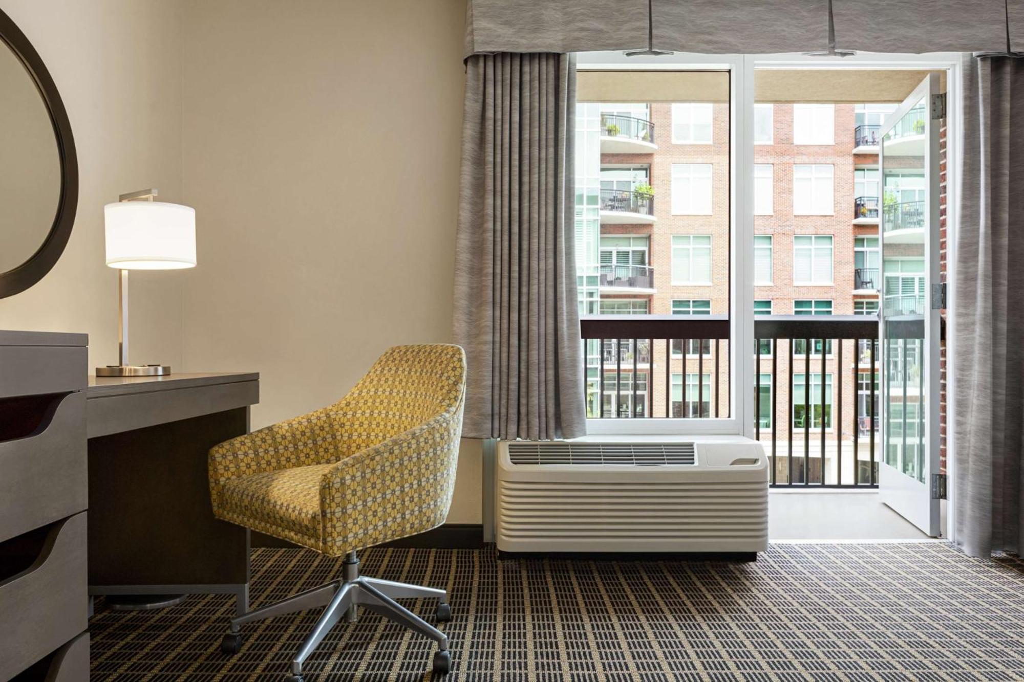 Hampton Inn & Suites Greenville-Downtown-Riverplace Экстерьер фото
