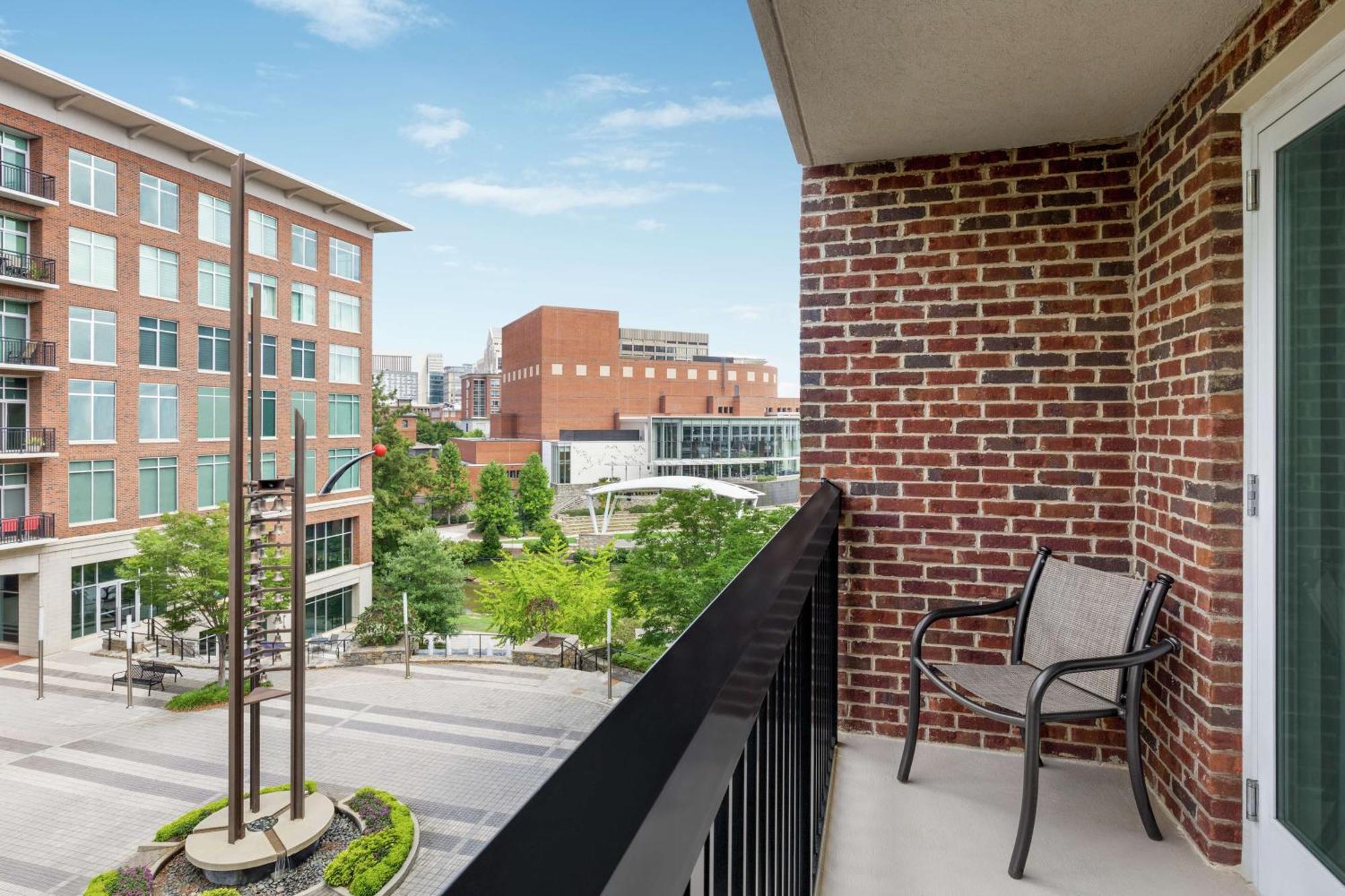 Hampton Inn & Suites Greenville-Downtown-Riverplace Экстерьер фото